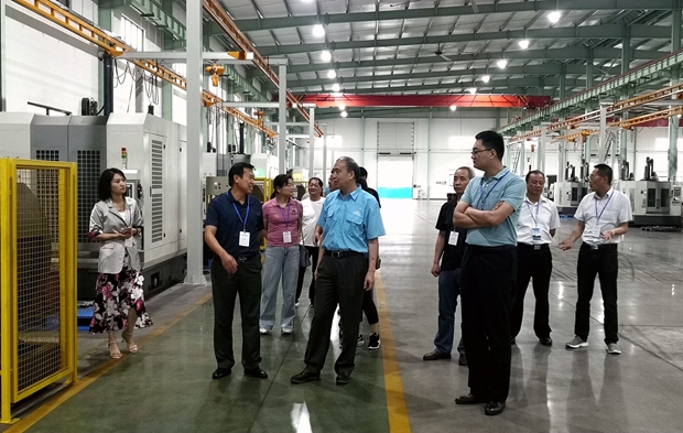 全椒縣政協(xié)副主席姜志山帶領(lǐng)該縣政協(xié)考察團(tuán)來我公司參觀考察。